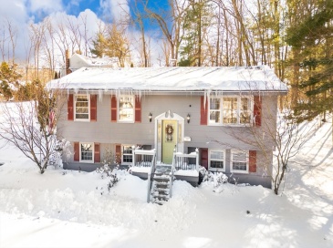 23 Hamilton Road, Peabody, Massachusetts, 3 Bedrooms Bedrooms, 7 Rooms Rooms,2 BathroomsBathrooms,Residential,For Sale,Hamilton Road,73480278
