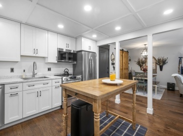 21 Shadowbrook Ln, Milford, Massachusetts, 2 Bedrooms Bedrooms, 4 Rooms Rooms,1.5 BathroomsBathrooms,Residential,For Sale,Shadowbrook Ln,73452341