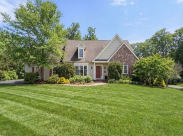 23 Arborway, Easton, Massachusetts, 3 Bedrooms Bedrooms, 9 Rooms Rooms,3.5 BathroomsBathrooms,Residential,For Sale,Arborway,73470395