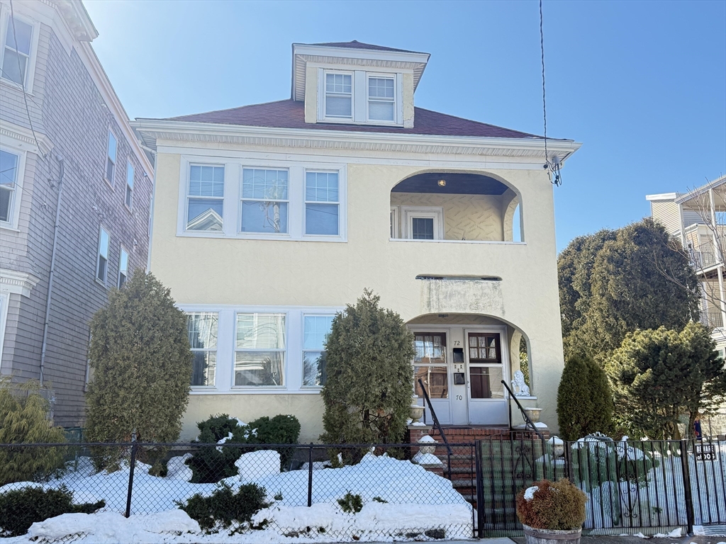 70-72 Harvest St, Boston, Massachusetts, 5 Bedrooms Bedrooms, 14 Rooms Rooms,3 BathroomsBathrooms,Residential Income,For Sale,Harvest St,73476925