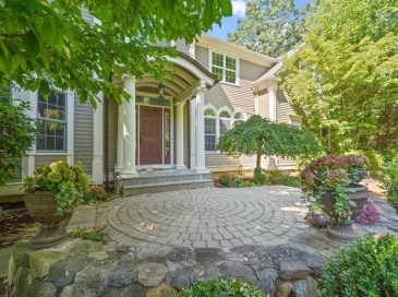 65 Summit Street, Concord, Massachusetts, 4 Bedrooms Bedrooms, 16 Rooms Rooms,5.5 BathroomsBathrooms,Residential,For Sale,Summit Street,73370984