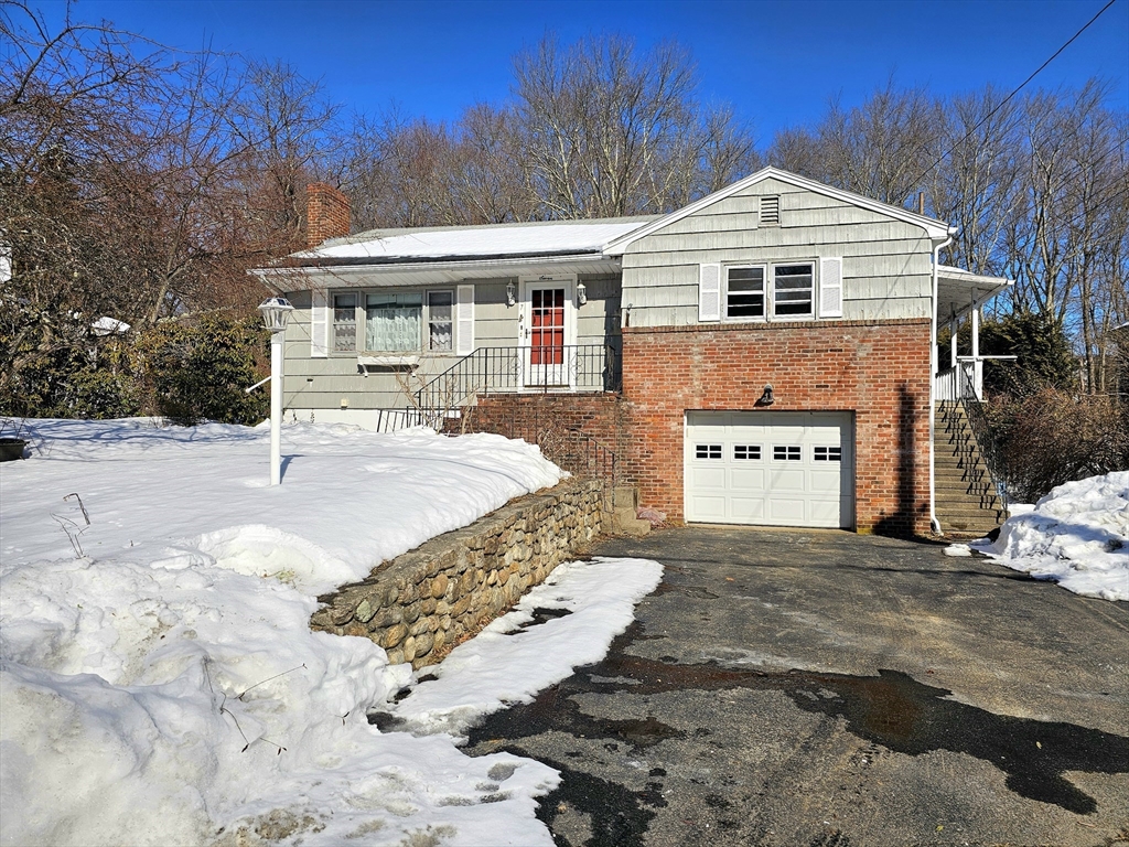 7 Dana Park, Hopedale, Massachusetts, 2 Bedrooms Bedrooms, 5 Rooms Rooms,2 BathroomsBathrooms,Residential,For Sale,Dana Park,73482603