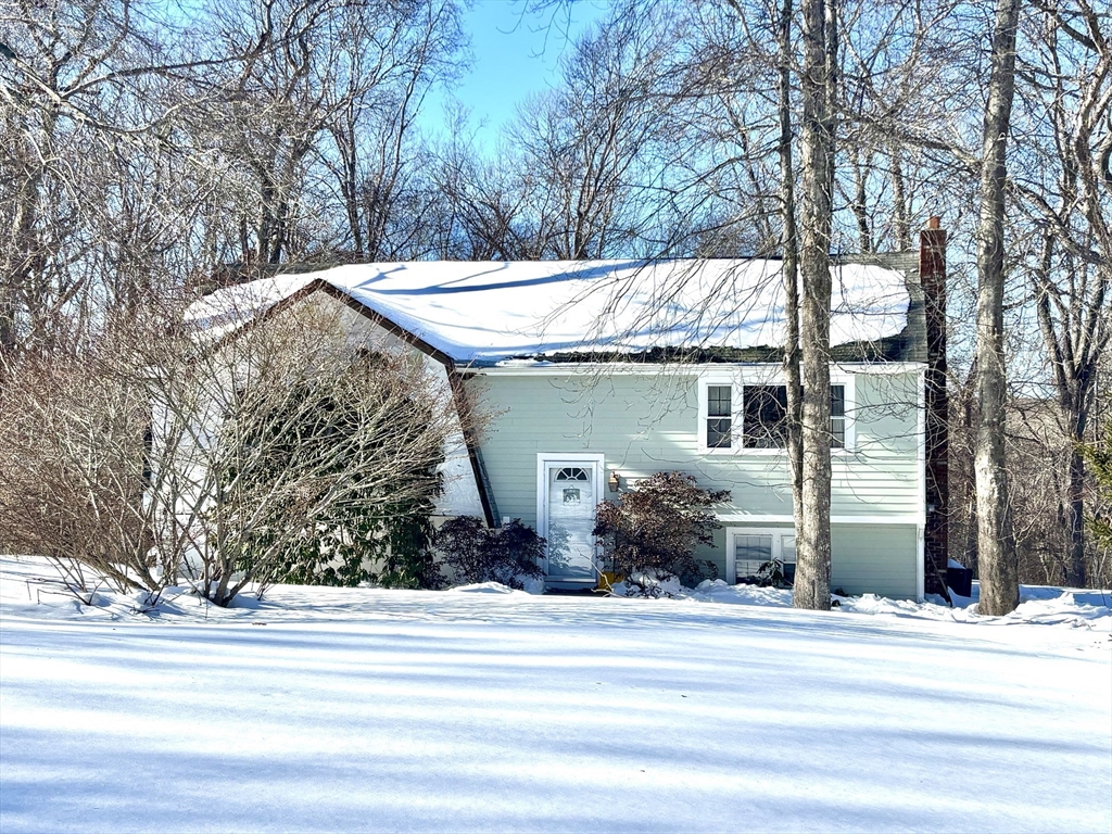 39 Heather Dr, Plymouth, Massachusetts, 3 Bedrooms Bedrooms, 5 Rooms Rooms,1 BathroomBathrooms,Residential,For Sale,Heather Dr,73478658