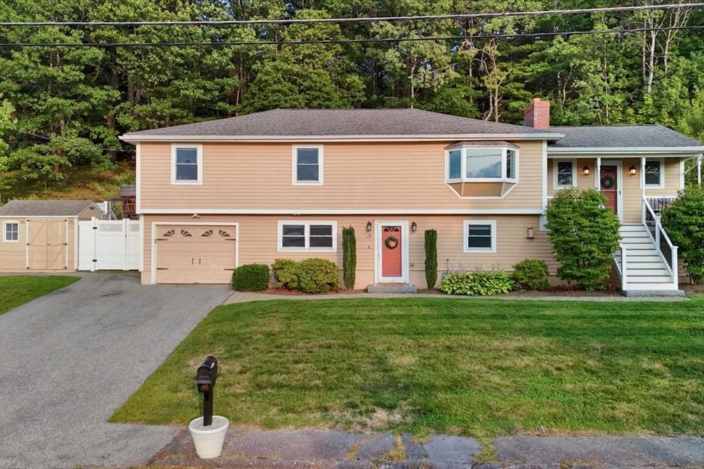 28 Sandini Rd, Marlborough, Massachusetts, 4 Bedrooms Bedrooms, 9 Rooms Rooms,2.5 BathroomsBathrooms,Residential,For Sale,Sandini Rd,73474567