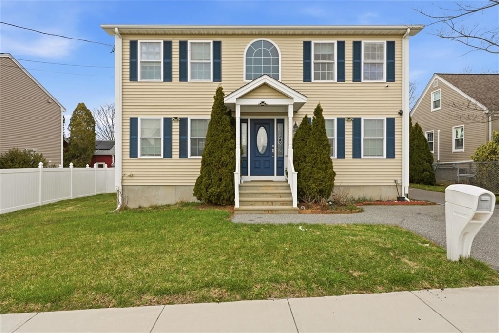 238 Sterling St, Fall River, Massachusetts, 3 Bedrooms Bedrooms, 6 Rooms Rooms,2 BathroomsBathrooms,Residential,For Sale,Sterling St,73493992