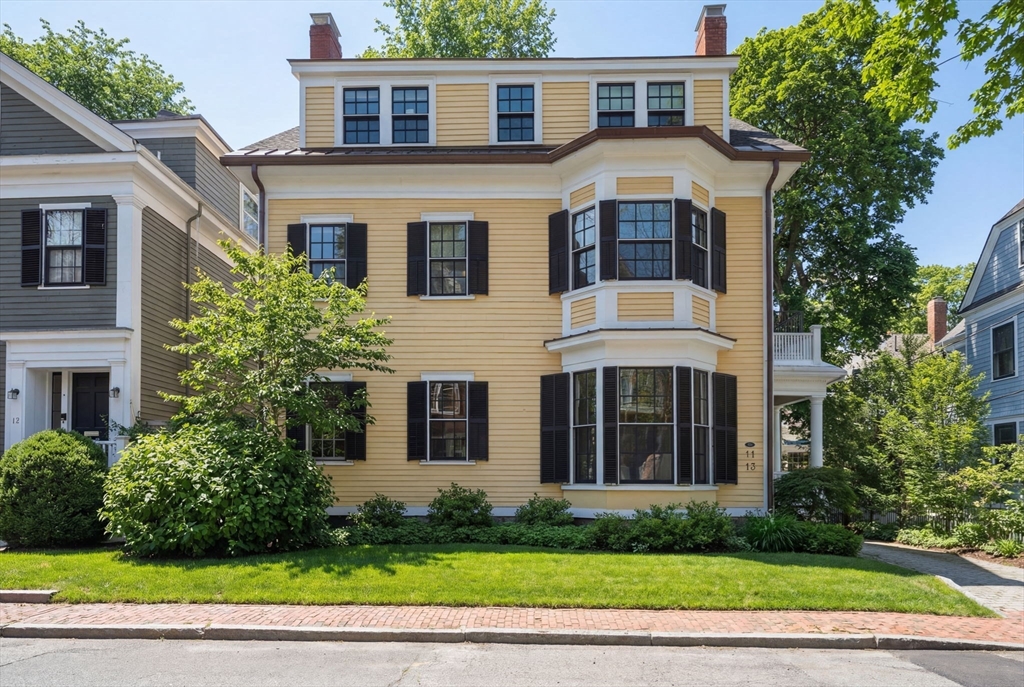 11 Hilliard, Cambridge, Massachusetts, 3 Bedrooms Bedrooms, 8 Rooms Rooms,2.5 BathroomsBathrooms,Residential,For Sale,Hilliard,73494002
