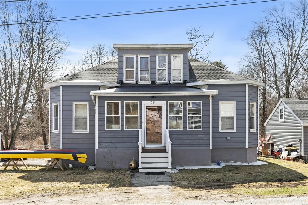 38 Burdette Rd, Dracut, Massachusetts, 6 Bedrooms Bedrooms, 17 Rooms Rooms,3 BathroomsBathrooms,Residential,For Sale,Burdette Rd,73493117