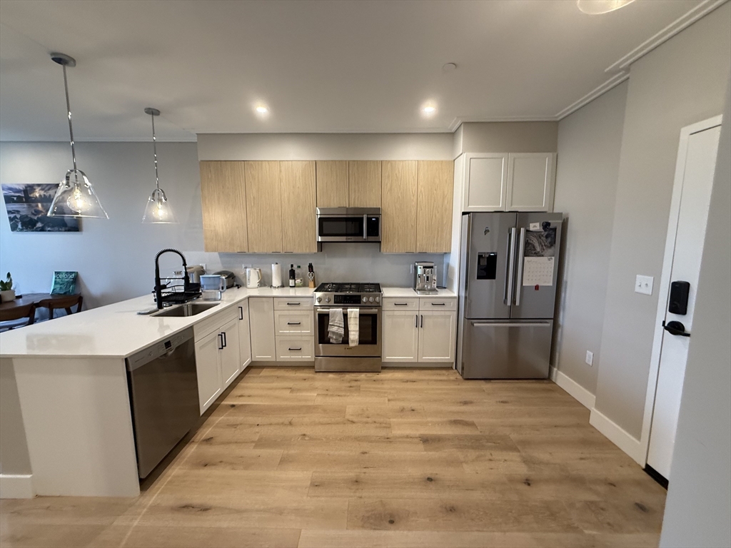 70 Leo M Birmingham Pkwy, Boston, Massachusetts, 1 Bedroom Bedrooms, 3 Rooms Rooms,1 BathroomBathrooms,Residential Lease,For Rent,Leo M Birmingham Pkwy,73494025