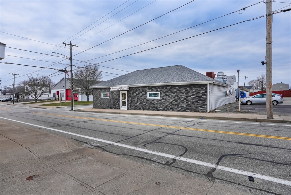 77 Main Road, Tiverton, Rhode Island, ,Commercial Sale,For Sale,Main Road,73494027