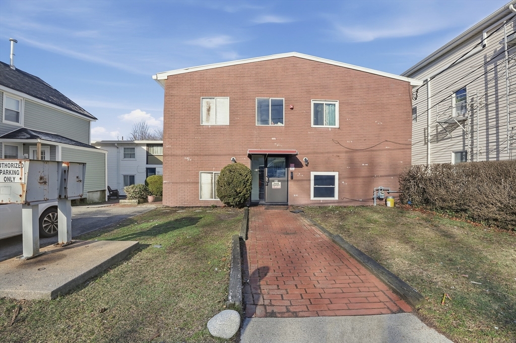 99 Irving Street, Fall River, Massachusetts, 27 Bedrooms Bedrooms, 42 Rooms Rooms,20 BathroomsBathrooms,Residential Income,For Sale,Irving Street,73494062