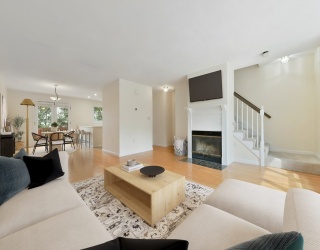 1045 Washington Street, Newton, Massachusetts, 2 Bedrooms Bedrooms, 5 Rooms Rooms,1.5 BathroomsBathrooms,Residential,For Sale,Washington Street,73494113