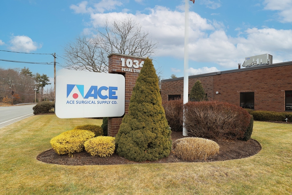 1034 Pearl St, Brockton, Massachusetts, ,Commercial Lease,For Rent,Pearl St,73494117