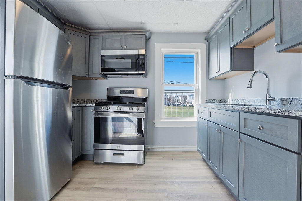 25 Palmer Street, Fall River, Massachusetts, 10 Bedrooms Bedrooms, 22 Rooms Rooms,4 BathroomsBathrooms,Residential Income,For Sale,Palmer Street,73494038