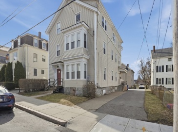 29 Palmer Street, Fall River, Massachusetts, 9 Bedrooms Bedrooms, 18 Rooms Rooms,3 BathroomsBathrooms,Residential Income,For Sale,Palmer Street,73494052