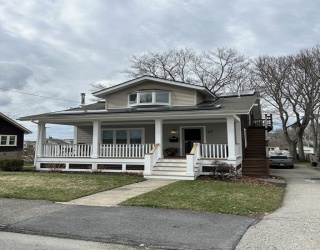 27 Nelson St, Webster, Massachusetts, 2 Bedrooms Bedrooms, 6 Rooms Rooms,1 BathroomBathrooms,Residential Lease,For Rent,Nelson St,73494092