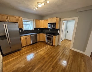 35 Cameron Ave, Somerville, Massachusetts, 1 Bedroom Bedrooms, 3 Rooms Rooms,2 BathroomsBathrooms,Residential Lease,For Rent,Cameron Ave,73494102