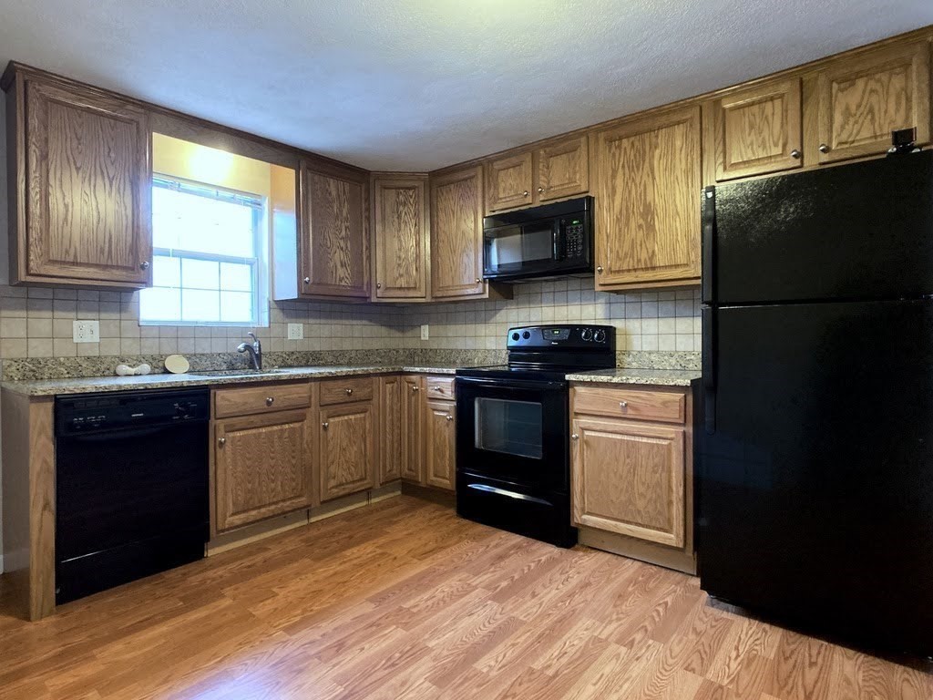 25 Columbia Avenue, Newton, Massachusetts, 3 Bedrooms Bedrooms, 6 Rooms Rooms,1.5 BathroomsBathrooms,Residential Lease,For Rent,Columbia Avenue,73494104