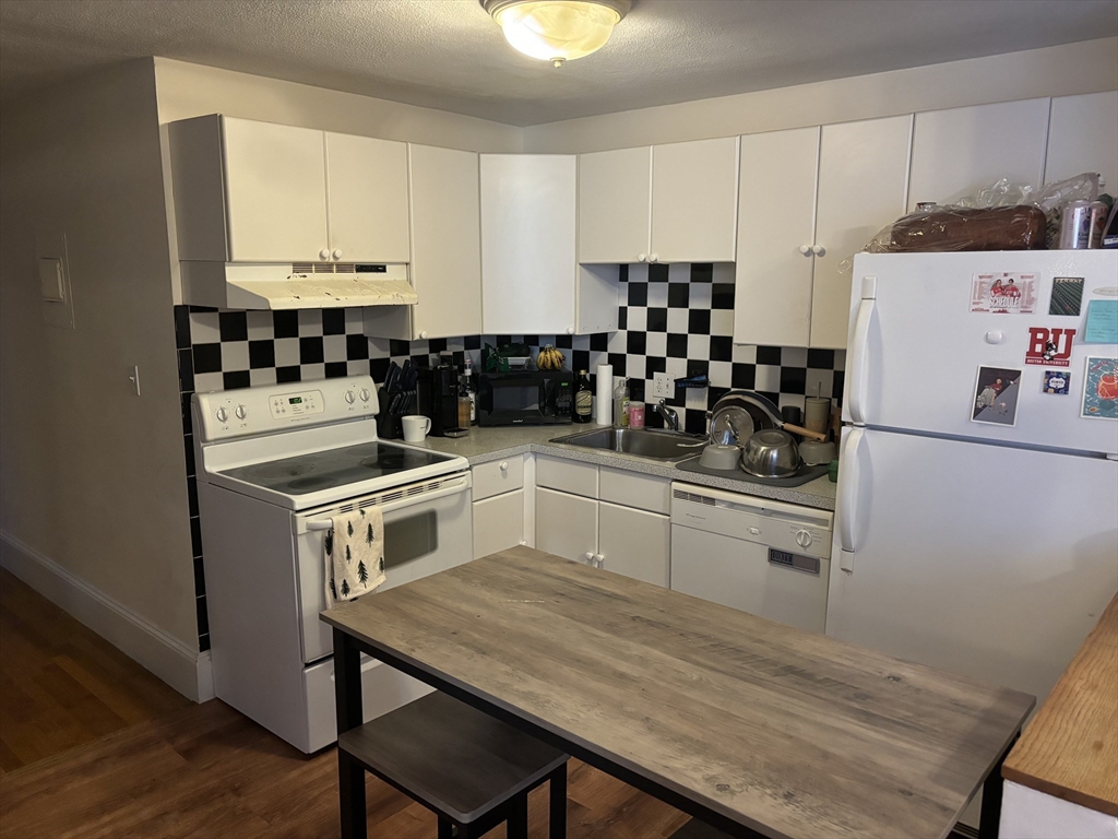 499 Park Drive, Boston, Massachusetts, 2 Bedrooms Bedrooms, 4 Rooms Rooms,1 BathroomBathrooms,Residential Lease,For Rent,Park Drive,73494156