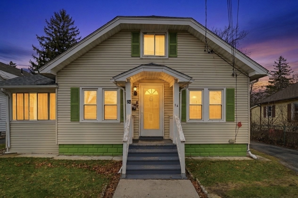 24 Jasper St, Springfield, Massachusetts, 4 Bedrooms Bedrooms, 6 Rooms Rooms,2 BathroomsBathrooms,Residential,For Sale,Jasper St,73494167