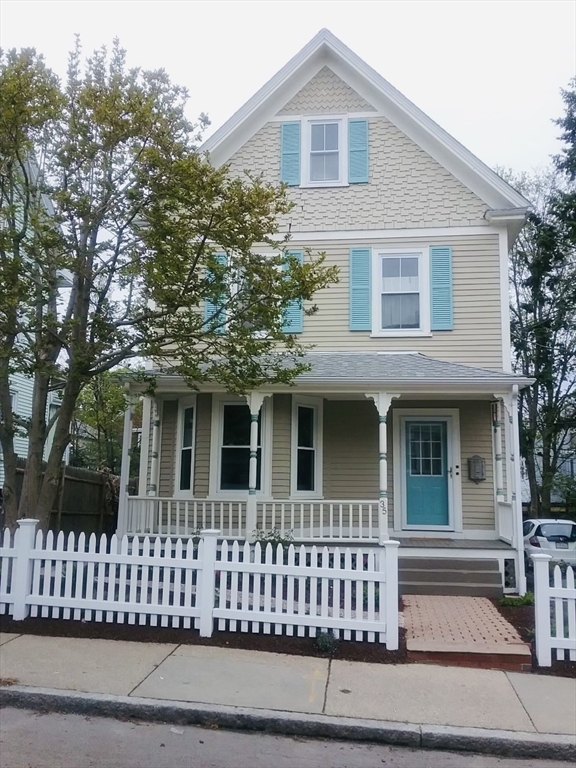35 Amherst St, Boston, Massachusetts, 4 Bedrooms Bedrooms, 7 Rooms Rooms,1 BathroomBathrooms,Residential Lease,For Rent,Amherst St,73494172