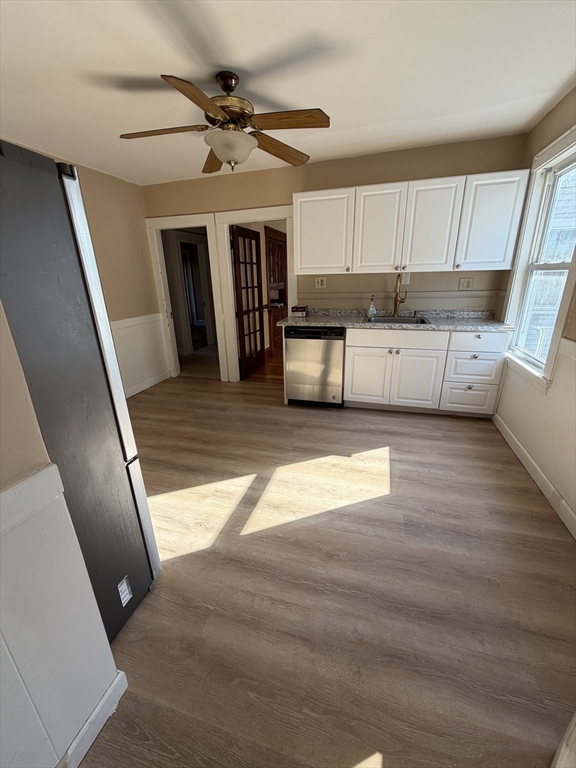 175 Warren St, Newton, Massachusetts, 3 Bedrooms Bedrooms, 7 Rooms Rooms,1 BathroomBathrooms,Residential Lease,For Rent,Warren St,73494190