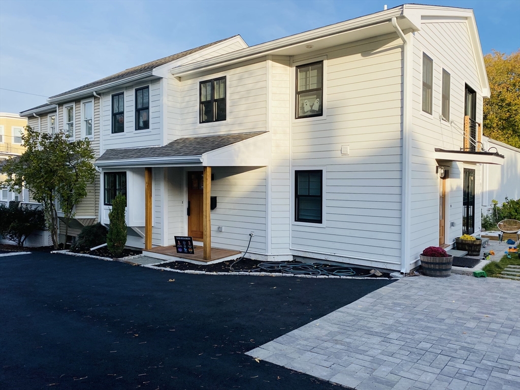 10 Ware St, Somerville, Massachusetts, 4 Bedrooms Bedrooms, 7 Rooms Rooms,3 BathroomsBathrooms,Residential Lease,For Rent,Ware St,73494212