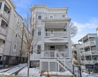 89 Train St, Boston, Massachusetts, 2 Bedrooms Bedrooms, 5 Rooms Rooms,1.5 BathroomsBathrooms,Residential Lease,For Rent,Train St,73494226