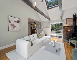 11 Winter St, Foxboro, Massachusetts, 3 Bedrooms Bedrooms, 7 Rooms Rooms,2.5 BathroomsBathrooms,Residential,For Sale,Winter St,73492702