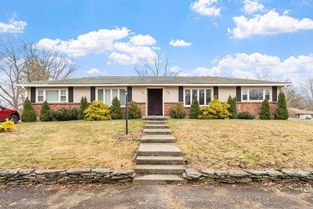 45 Kinglet Dr, Shrewsbury, Massachusetts, 2 Bedrooms Bedrooms, 4 Rooms Rooms,1 BathroomBathrooms,Residential Lease,For Rent,Kinglet Dr,73494258