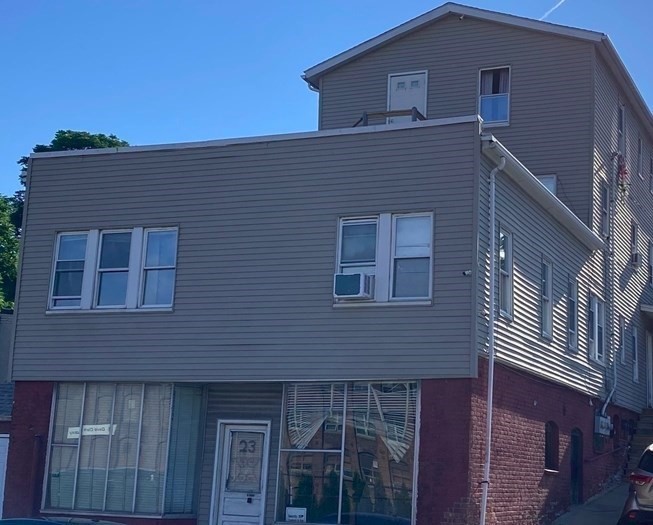 23 Suffolk St, Worcester, Massachusetts, 10 Bedrooms Bedrooms, 20 Rooms Rooms,3.5 BathroomsBathrooms,Residential Income,For Sale,Suffolk St,73494275