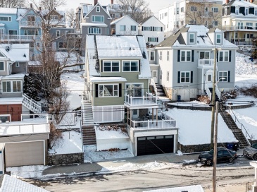 203 Endicott Ave, Revere, Massachusetts, 3 Bedrooms Bedrooms, 5 Rooms Rooms,1.5 BathroomsBathrooms,Residential Lease,For Rent,Endicott Ave,73471997