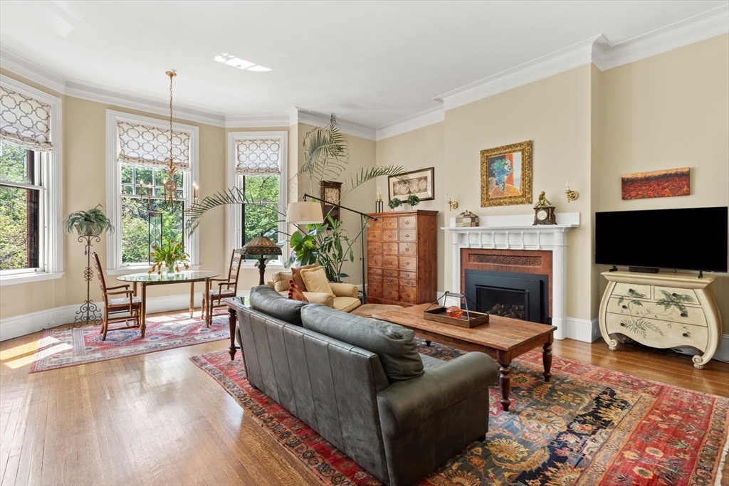 261 Commonwealth Avenue, Boston, Massachusetts, 1 Bedroom Bedrooms, 5 Rooms Rooms,1 BathroomBathrooms,Residential,For Sale,Commonwealth Avenue,73374717