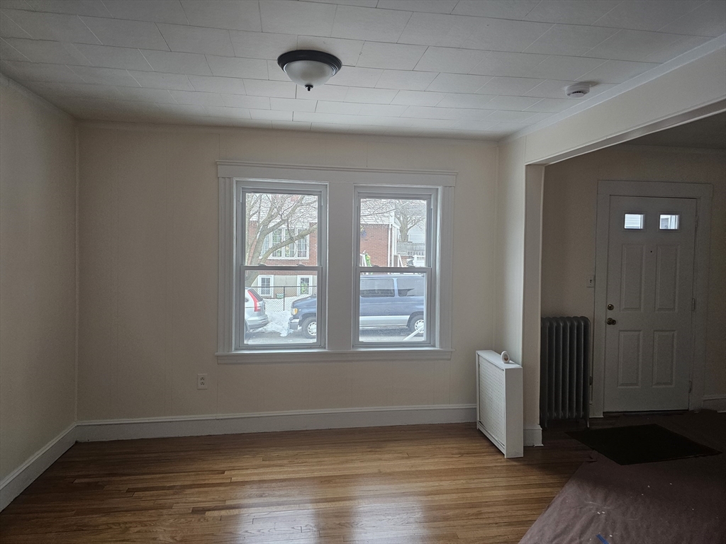 25 Clark St, Everett, Massachusetts, 2 Bedrooms Bedrooms, 5 Rooms Rooms,1 BathroomBathrooms,Residential Lease,For Rent,Clark St,73483422