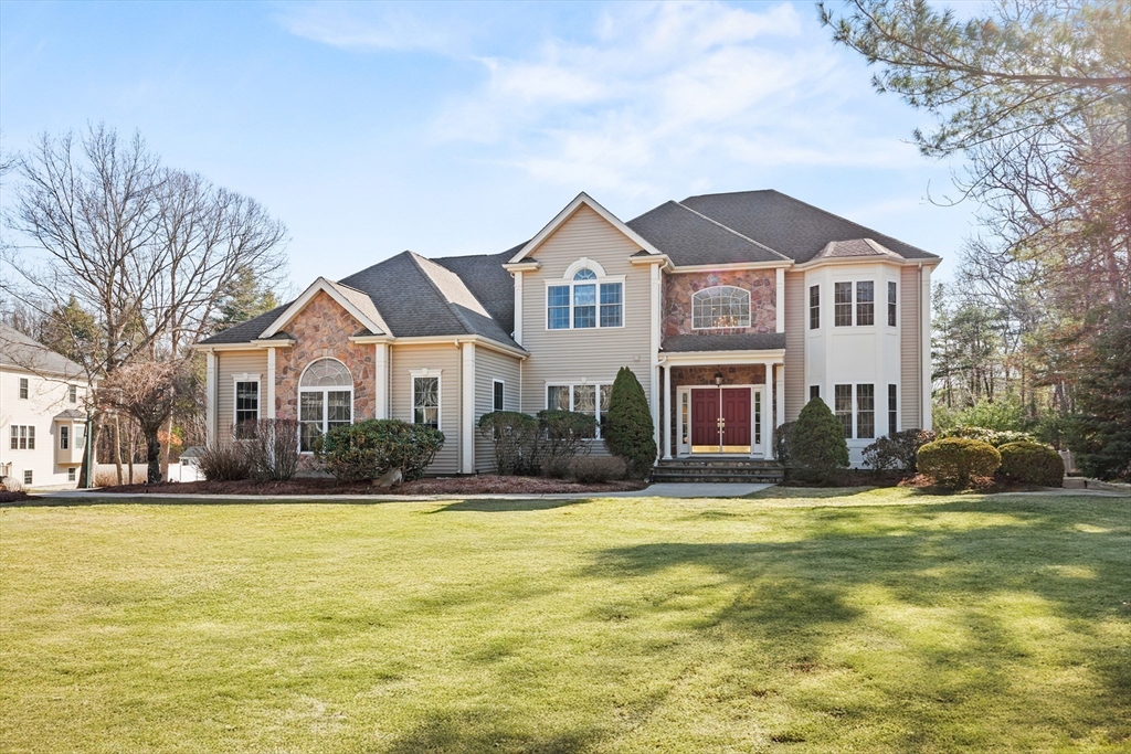 43 Lenox Drive, Franklin, Massachusetts, 4 Bedrooms Bedrooms, 12 Rooms Rooms,3.5 BathroomsBathrooms,Residential,For Sale,Lenox Drive,73494274