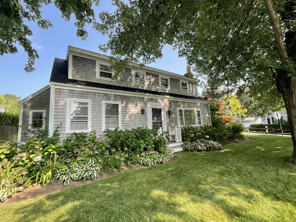 13 Plantingfield Way, Edgartown, Massachusetts, 4 Bedrooms Bedrooms, 7 Rooms Rooms,3 BathroomsBathrooms,Residential,For Sale,Plantingfield Way,73494388