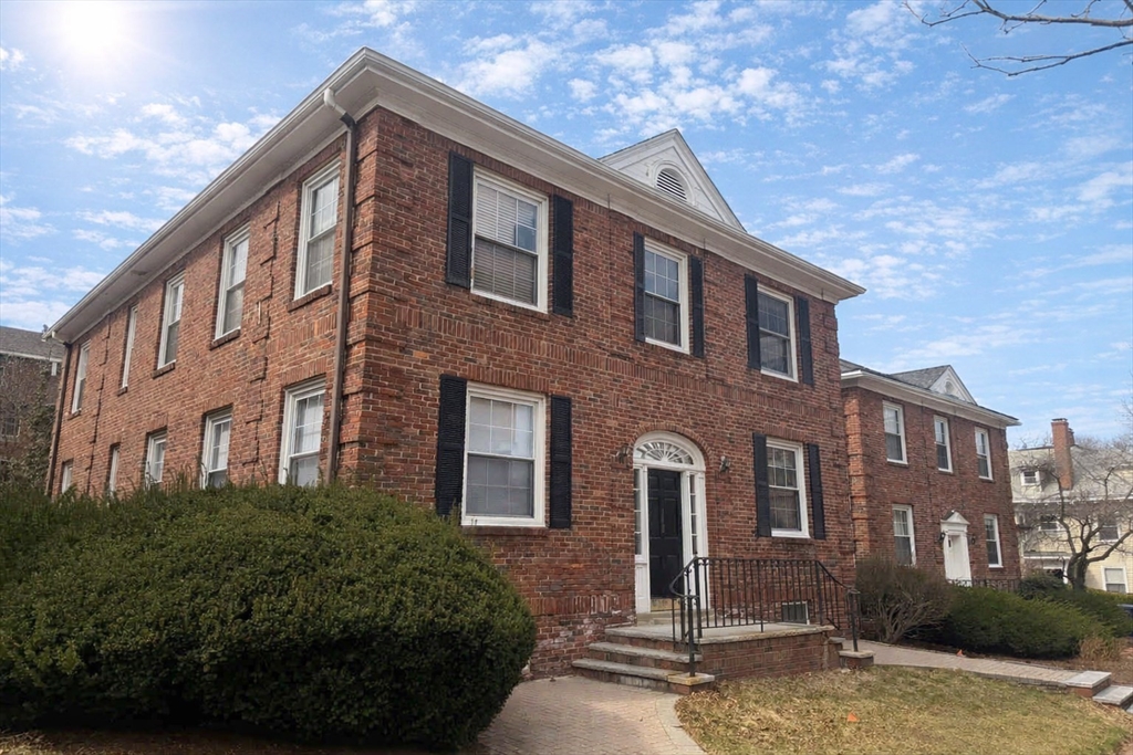 348 Harvard Street, Cambridge, Massachusetts, 1 Bedroom Bedrooms, 3 Rooms Rooms,1 BathroomBathrooms,Residential Lease,For Rent,Harvard Street,73494453