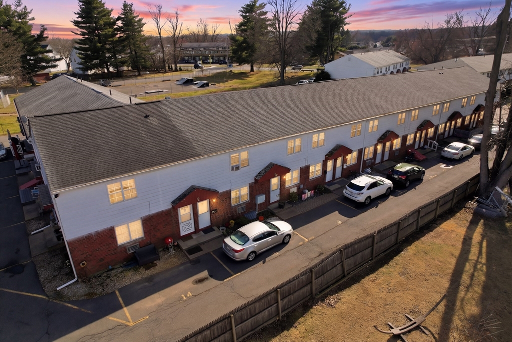 269 Chicopee St, Chicopee, Massachusetts, 2 Bedrooms Bedrooms, 4 Rooms Rooms,1.5 BathroomsBathrooms,Residential,For Sale,Chicopee St,73494450