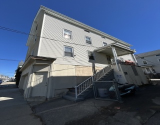 11 Davis St, Fall River, Massachusetts, 3 Bedrooms Bedrooms, 8 Rooms Rooms,1 BathroomBathrooms,Residential Lease,For Rent,Davis St,73494470