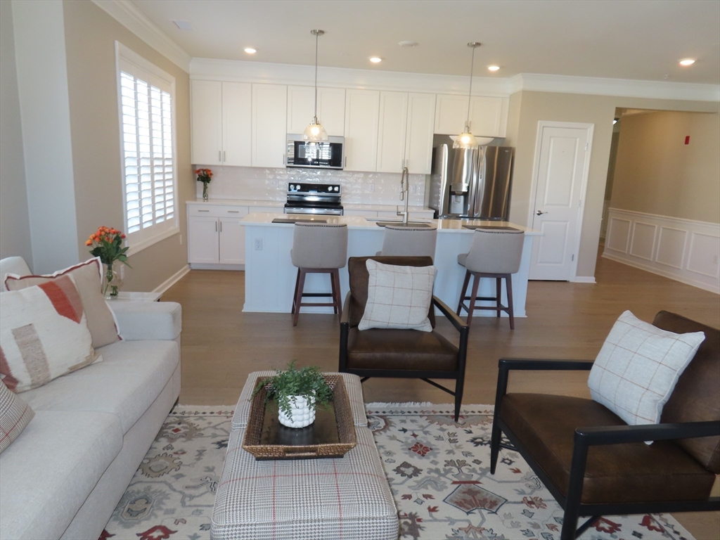 280 Martins, North Reading, Massachusetts, 2 Bedrooms Bedrooms, 6 Rooms Rooms,2 BathroomsBathrooms,Residential,For Sale,Martins,73494460