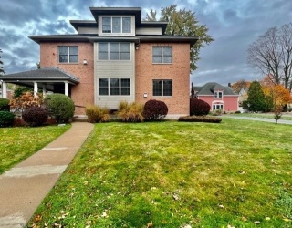 93 W Emerson St, Melrose, Massachusetts, 1 Bedroom Bedrooms, 3 Rooms Rooms,1 BathroomBathrooms,Residential Lease,For Rent,W Emerson St,73494527