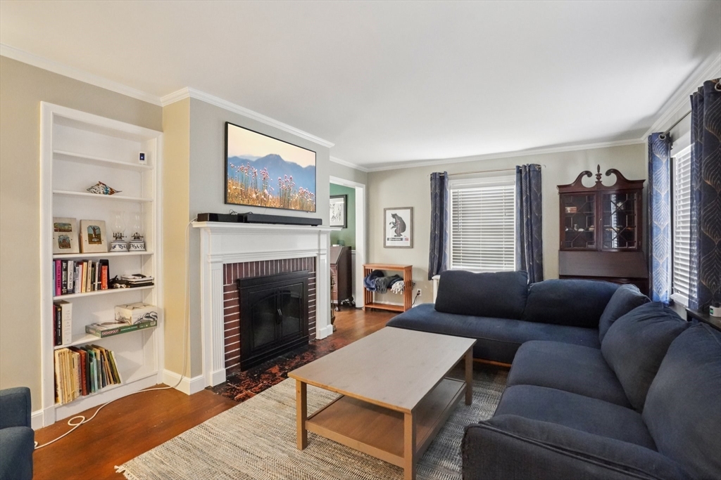 2 Saxon Rd, Worcester, Massachusetts, 3 Bedrooms Bedrooms, 7 Rooms Rooms,1.5 BathroomsBathrooms,Residential,For Sale,Saxon Rd,73494422