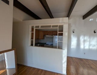 200 Central St, Stoneham, Massachusetts, 2 Bedrooms Bedrooms, 2 Rooms Rooms,1 BathroomBathrooms,Residential Lease,For Rent,Central St,73494548