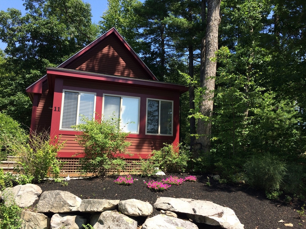11 Big Rock Trail, Westford, Massachusetts, 2 Bedrooms Bedrooms, 5 Rooms Rooms,1 BathroomBathrooms,Residential,For Sale,Big Rock Trail,73494549