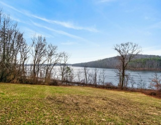 1785 Great Pond Rd, North Andover, Massachusetts, 3 Bedrooms Bedrooms, 6 Rooms Rooms,1 BathroomBathrooms,Residential,For Sale,Great Pond Rd,73486328