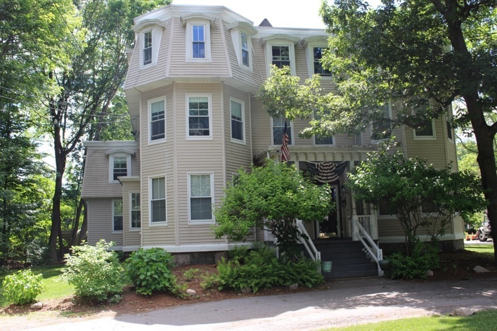 121 Winter St, Framingham, Massachusetts, 1 Bedroom Bedrooms, 3 Rooms Rooms,1 BathroomBathrooms,Residential Lease,For Rent,Winter St,73494583