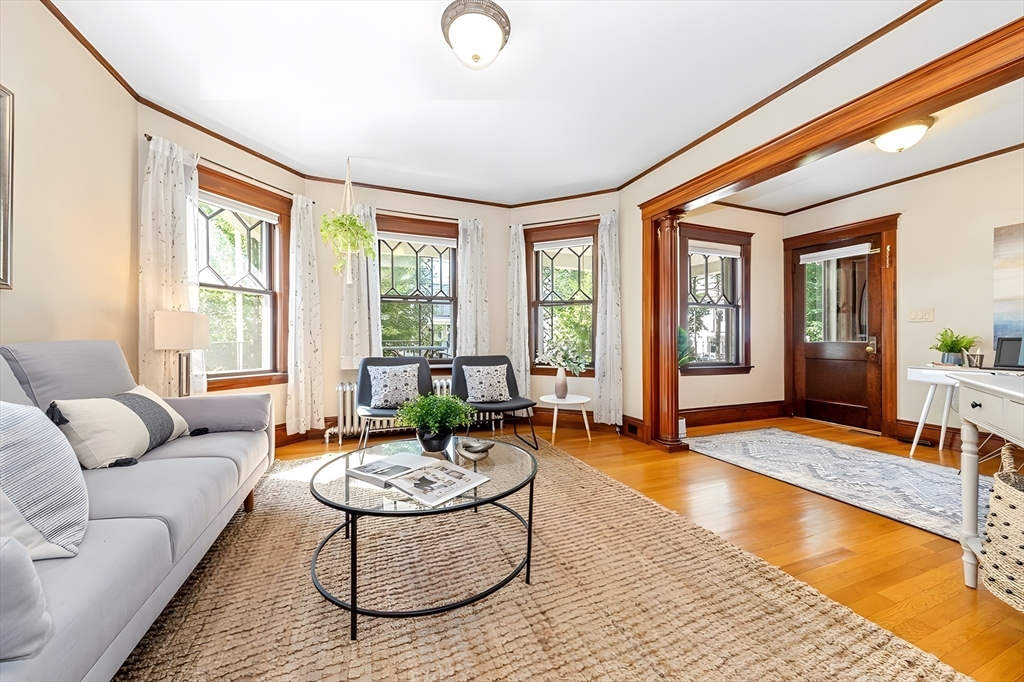 67 Grafton, Arlington, Massachusetts, 2 Bedrooms Bedrooms, 10 Rooms Rooms,2 BathroomsBathrooms,Residential Lease,For Rent,Grafton,73494594