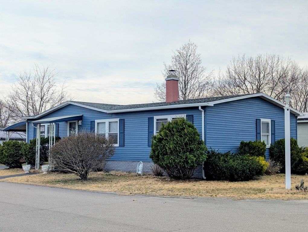 44 Castle Road, Attleboro, Massachusetts, 2 Bedrooms Bedrooms, 5 Rooms Rooms,2 BathroomsBathrooms,Residential,For Sale,Castle Road,73494454