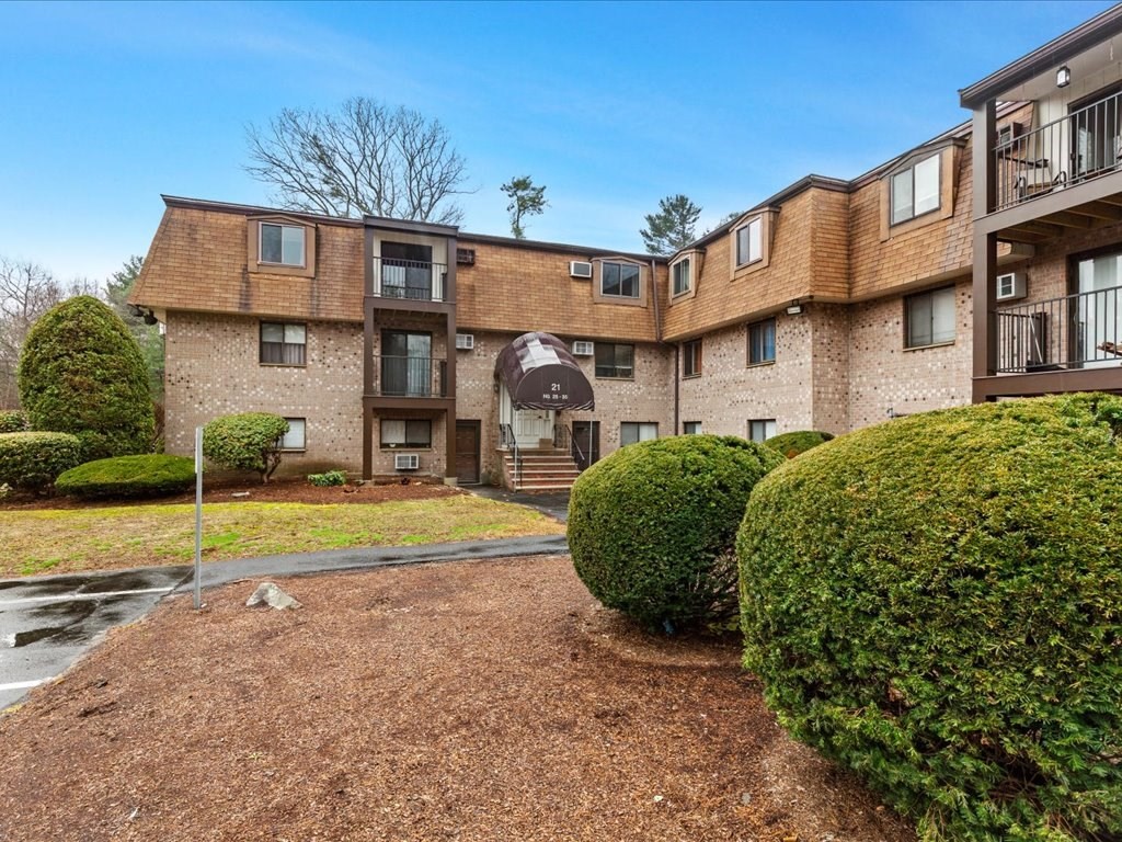 21 Erick Rd, Mansfield, Massachusetts, 2 Bedrooms Bedrooms, 5 Rooms Rooms,1 BathroomBathrooms,Residential,For Sale,Erick Rd,73494565