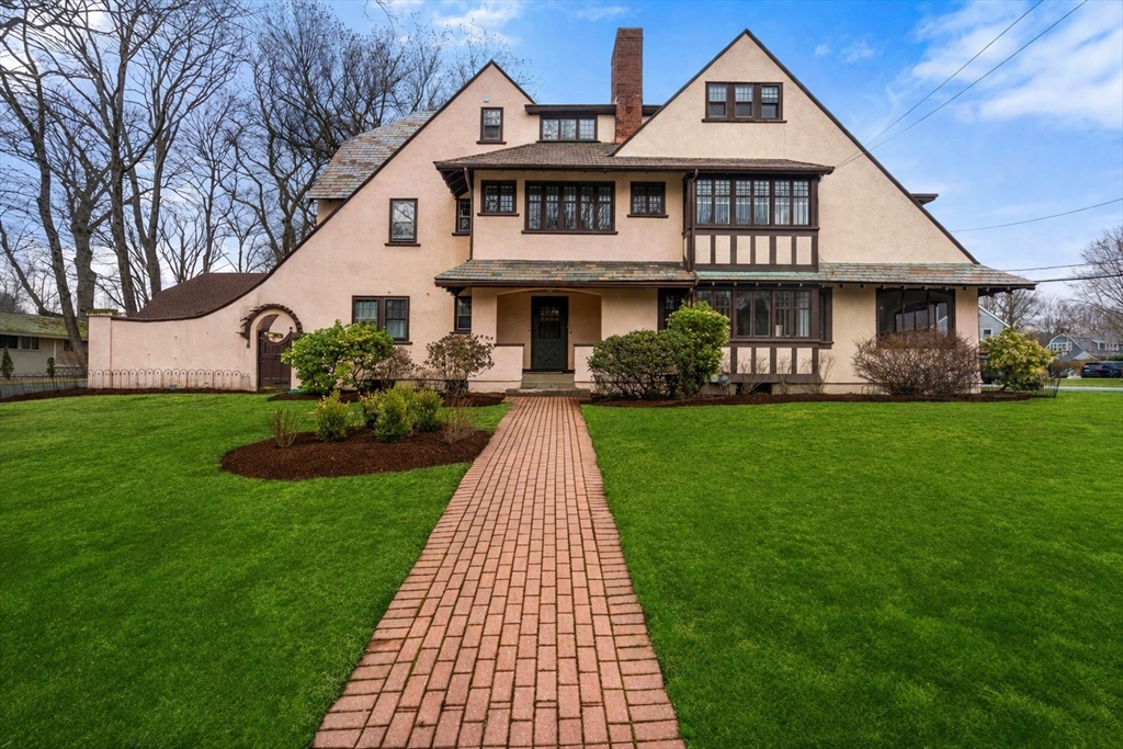 12 Leighton Rd, Wellesley, Massachusetts, 8 Bedrooms Bedrooms, 14 Rooms Rooms,3 BathroomsBathrooms,Residential Income,For Sale,Leighton Rd,73494576