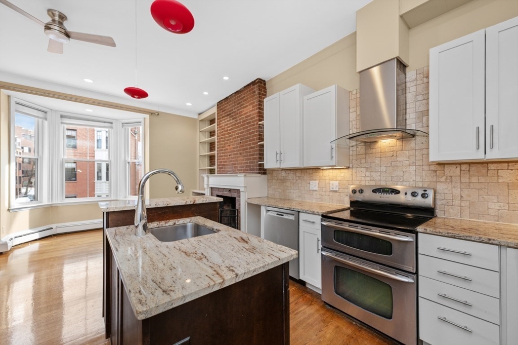 100 Charles St, Boston, Massachusetts, 2 Bedrooms Bedrooms, 4 Rooms Rooms,1 BathroomBathrooms,Residential Lease,For Rent,Charles St,73490460